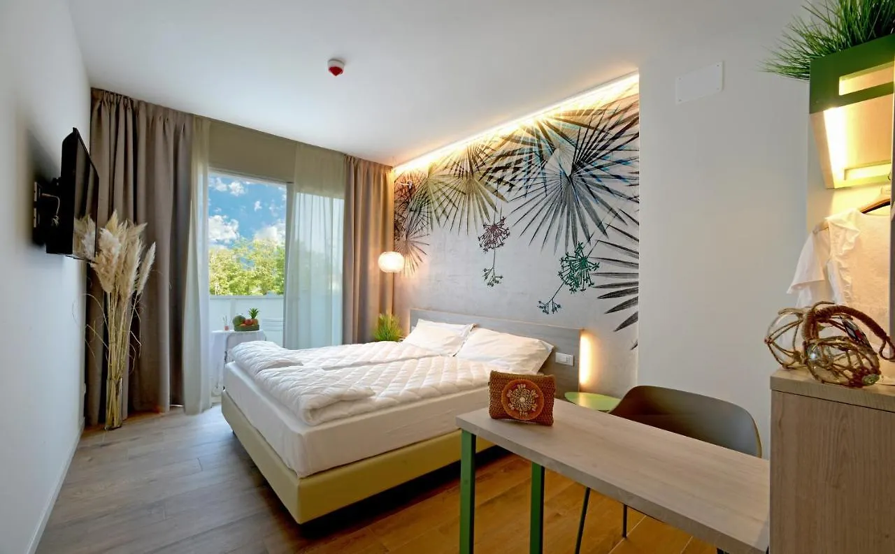 Hotel Alla Pergola Bibione 3*,  Italien