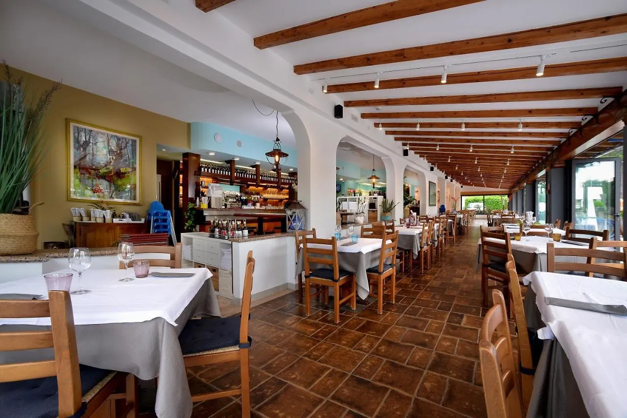 Hotel Alla Pergola Bibione 3*,