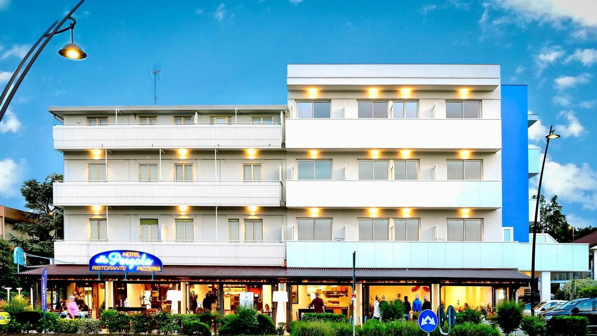 Hotel Alla Pergola Bibione 3*,  Italien