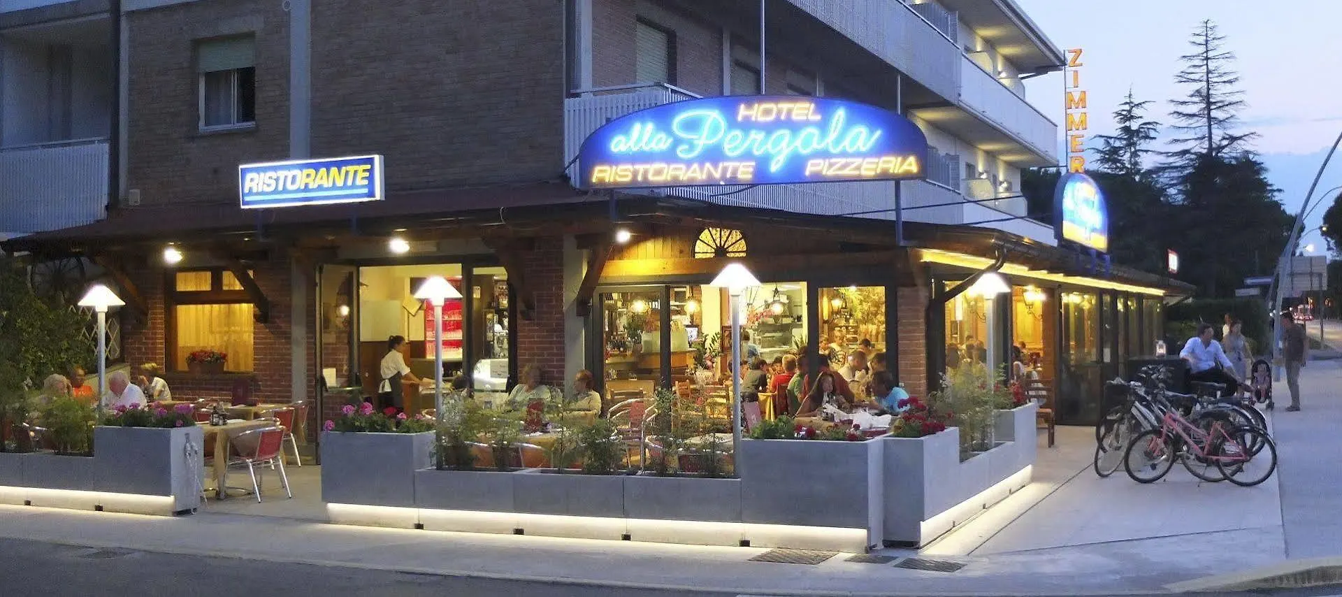 Hotel Alla Pergola Bibione 3*,
